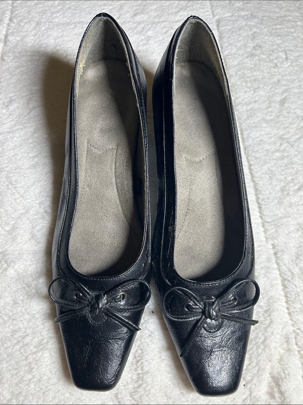 Black Women's Pointed-Toe Bow Ballet Heels